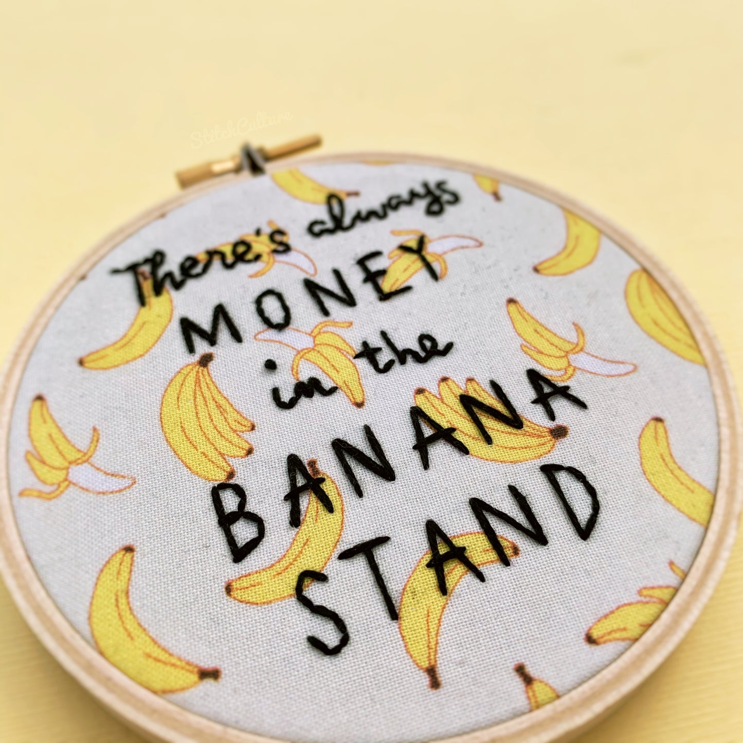THERE'S ALWAYS MONEY IN THE BANANA STAND / Bluth hoop