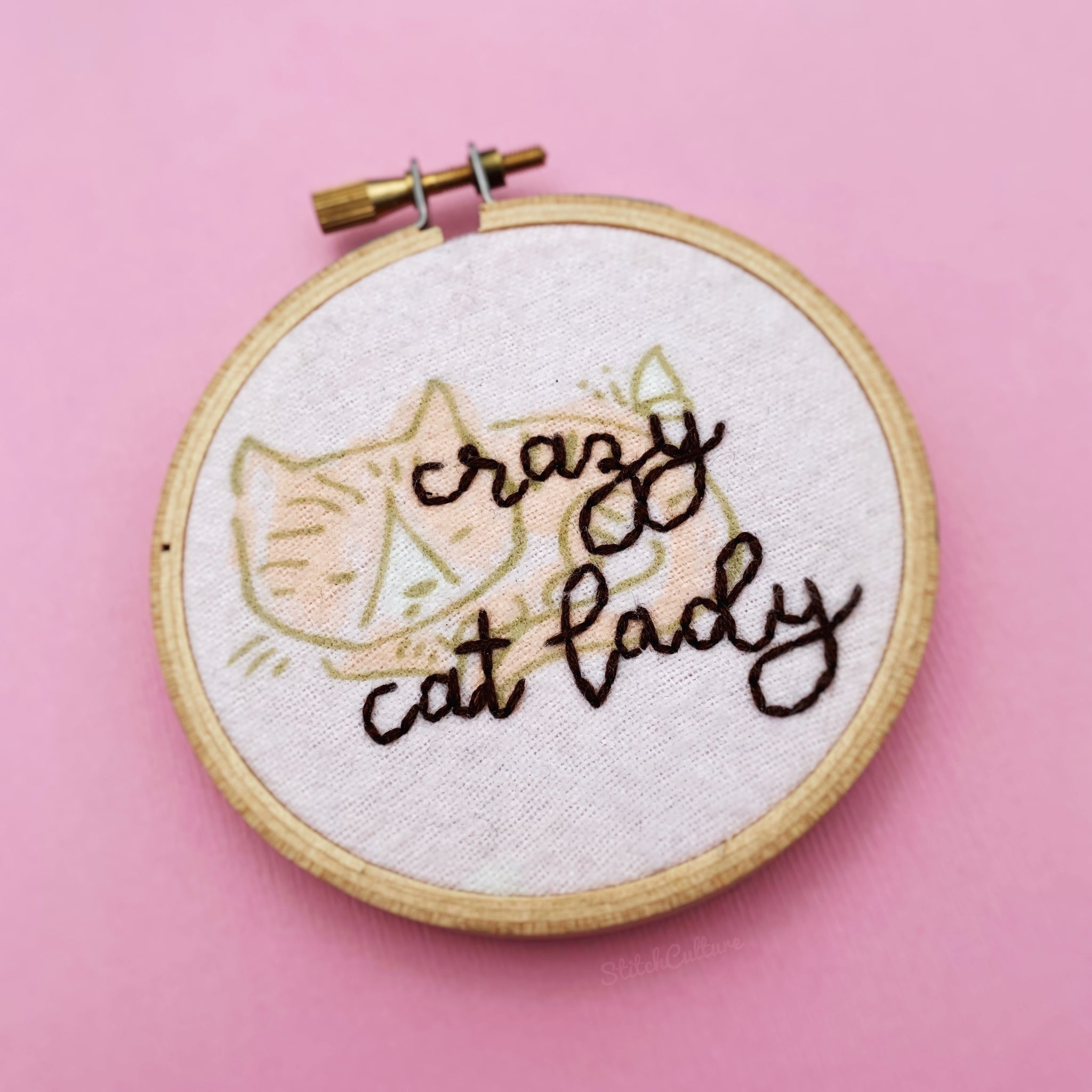 CRAZY CAT LADY / Cat Lovers Embroidery Hoop